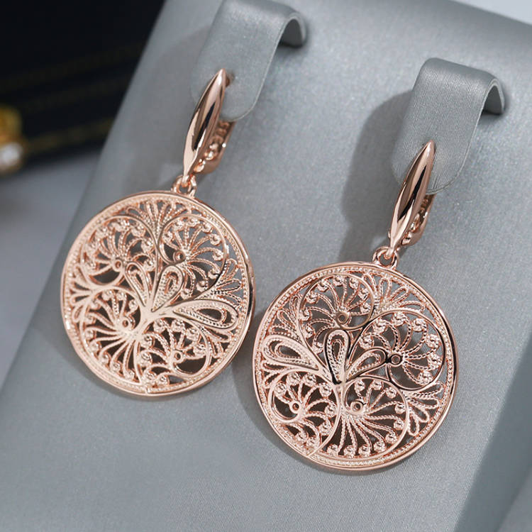 Women Accessories Dubai - Wbmqda Wydrążony metalowy kwiat Długie kolczyki